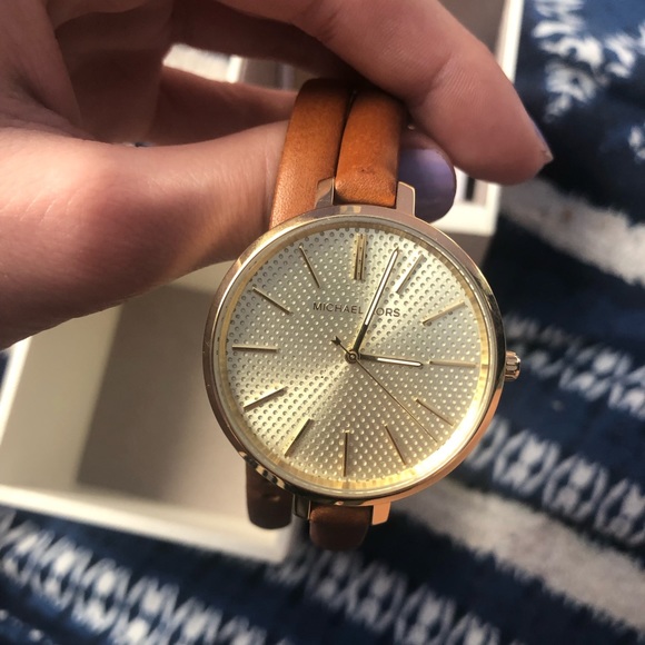 Brand new beautiful Michael Kors leather watch!! - Picture 1 of 4